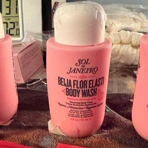 Sol de Janeiro Beija Flor Elasti Body Wash - Chic Pink